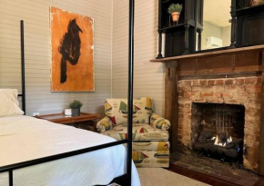 Historic Cozy Cottage